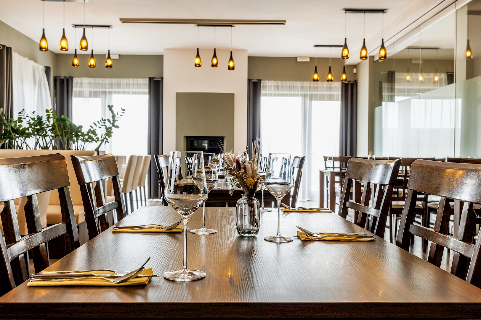 Bistro a vinotéka s venkovní zahrádkou a jedinečným výhledem do vinic jižní Moravy