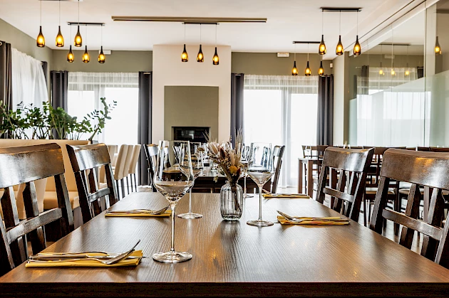 Bistro a vinotéka s venkovní zahrádkou a jedinečným výhledem do vinic jižní Moravy